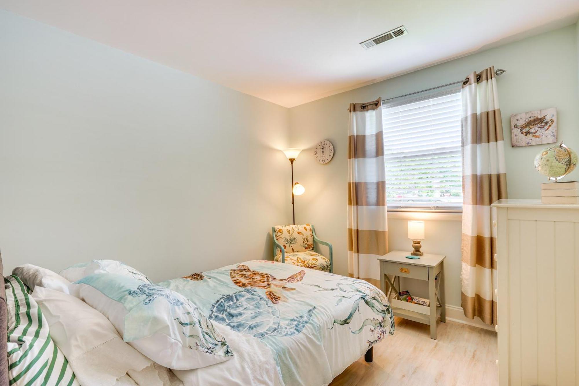 Cozy Goose Creek Escape With Patio And Grill Villa Exteriör bild