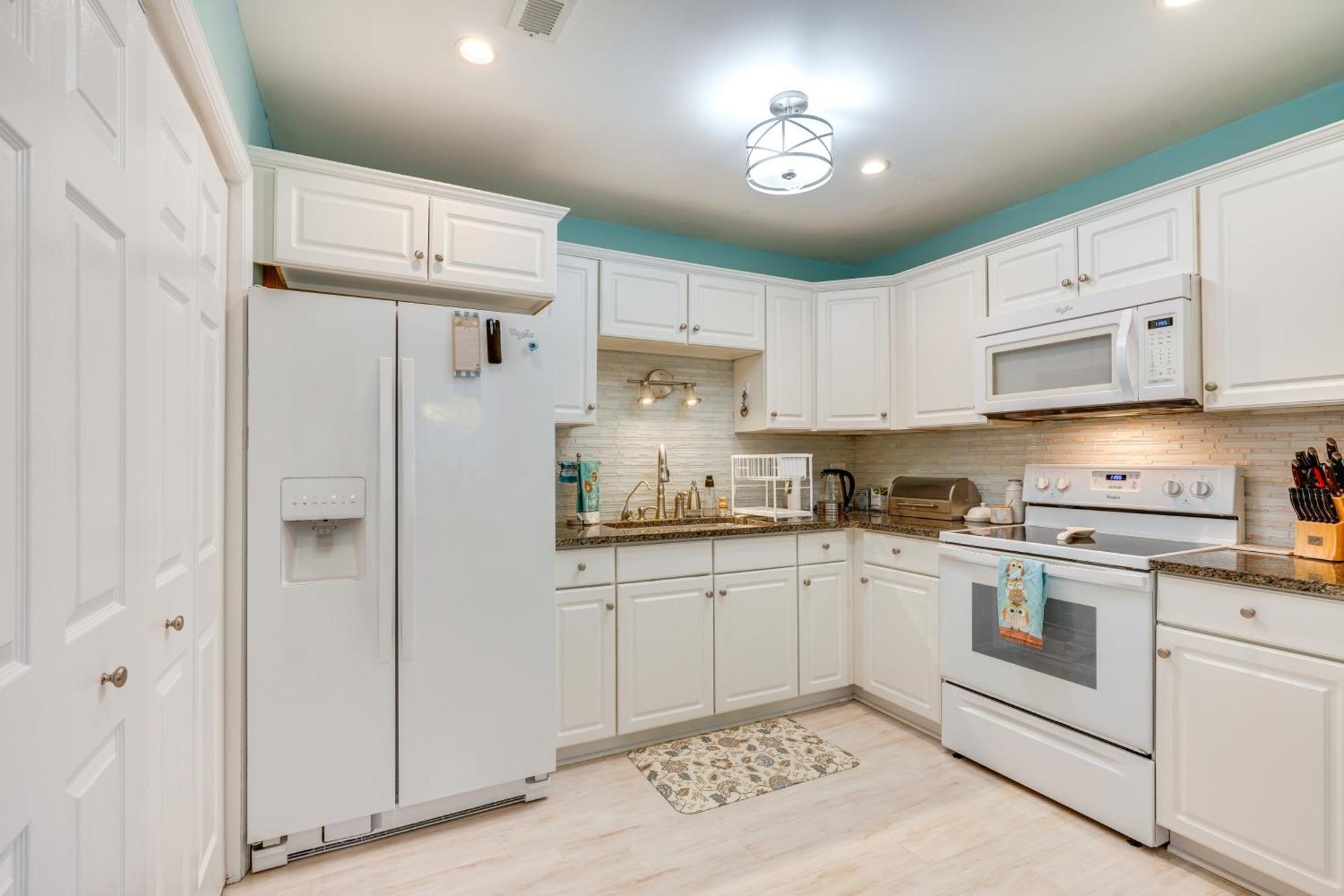 Cozy Goose Creek Escape With Patio And Grill Villa Exteriör bild