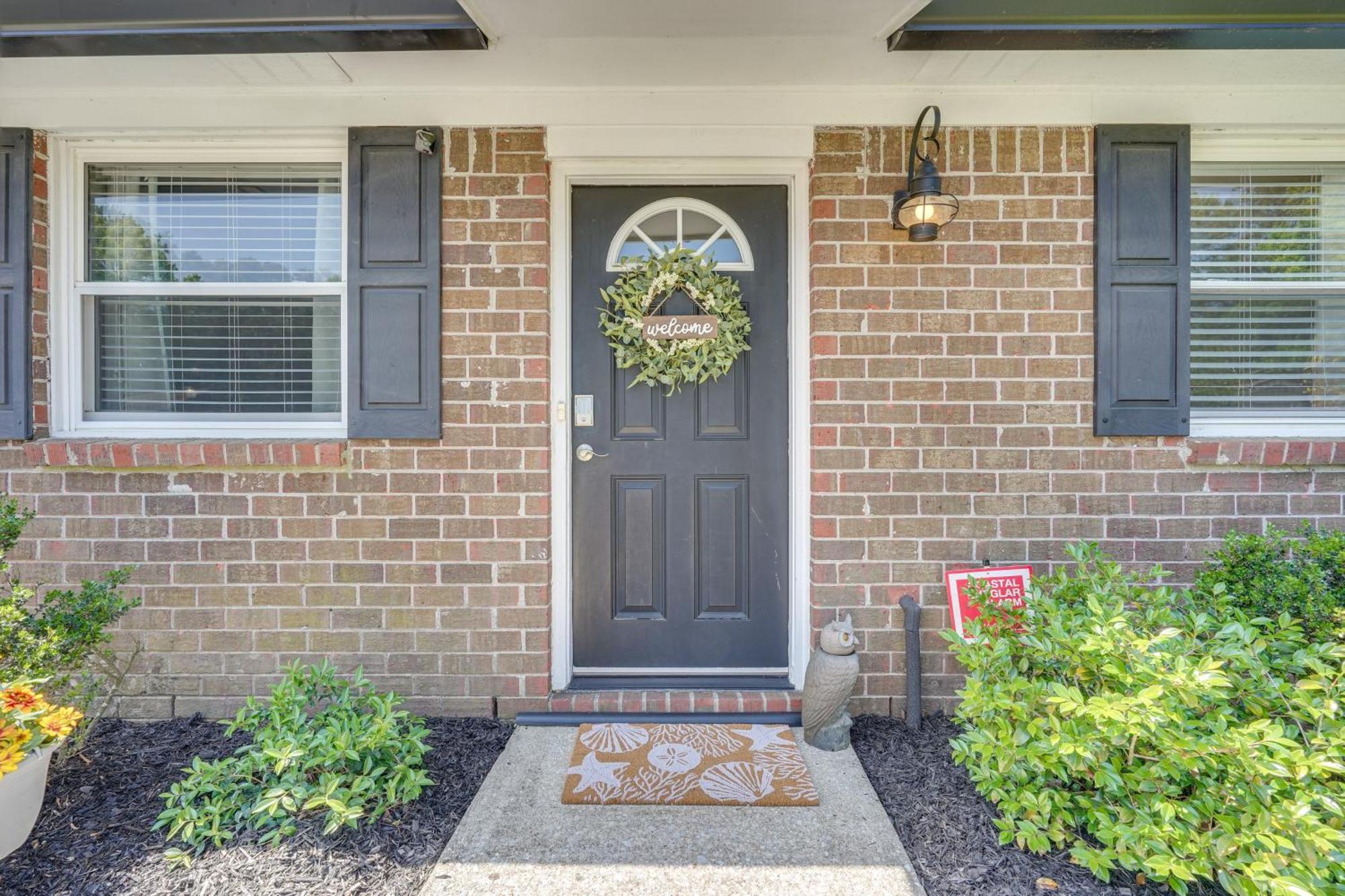 Cozy Goose Creek Escape With Patio And Grill Villa Exteriör bild