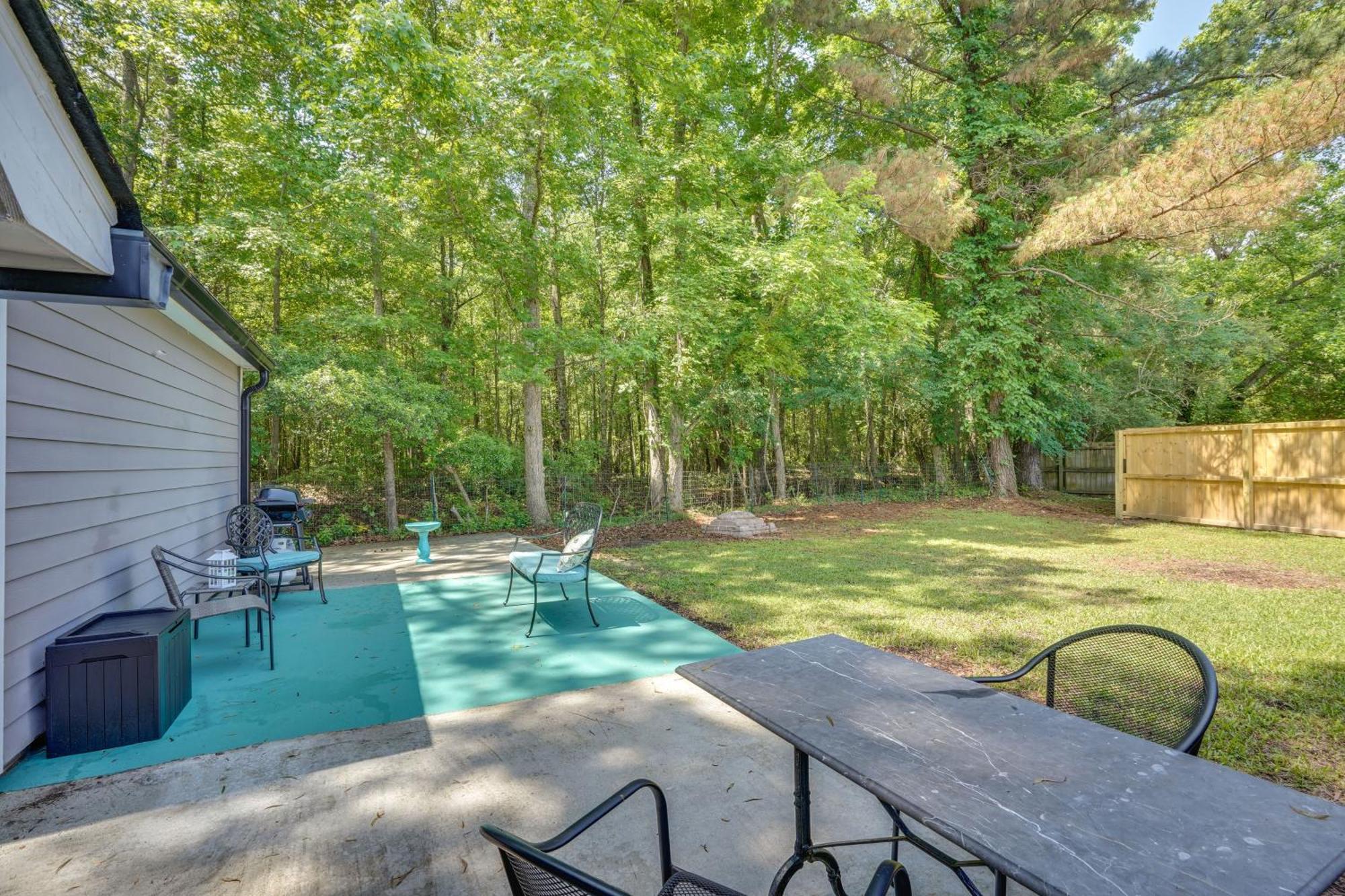 Cozy Goose Creek Escape With Patio And Grill Villa Exteriör bild